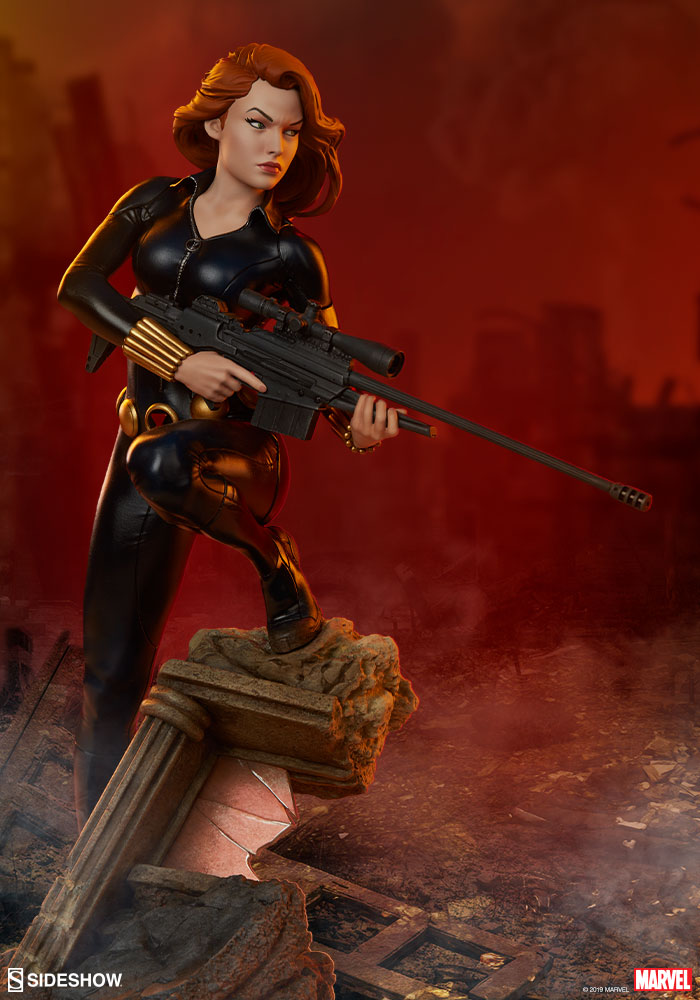 Sideshow Black Widow Statue