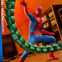 Hot Toys Spider-Man (Classic Suit) Sixth Scale Figure