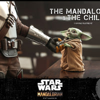 Hot Toys The Mandalorian and The Child Sixth Scale Figure Set